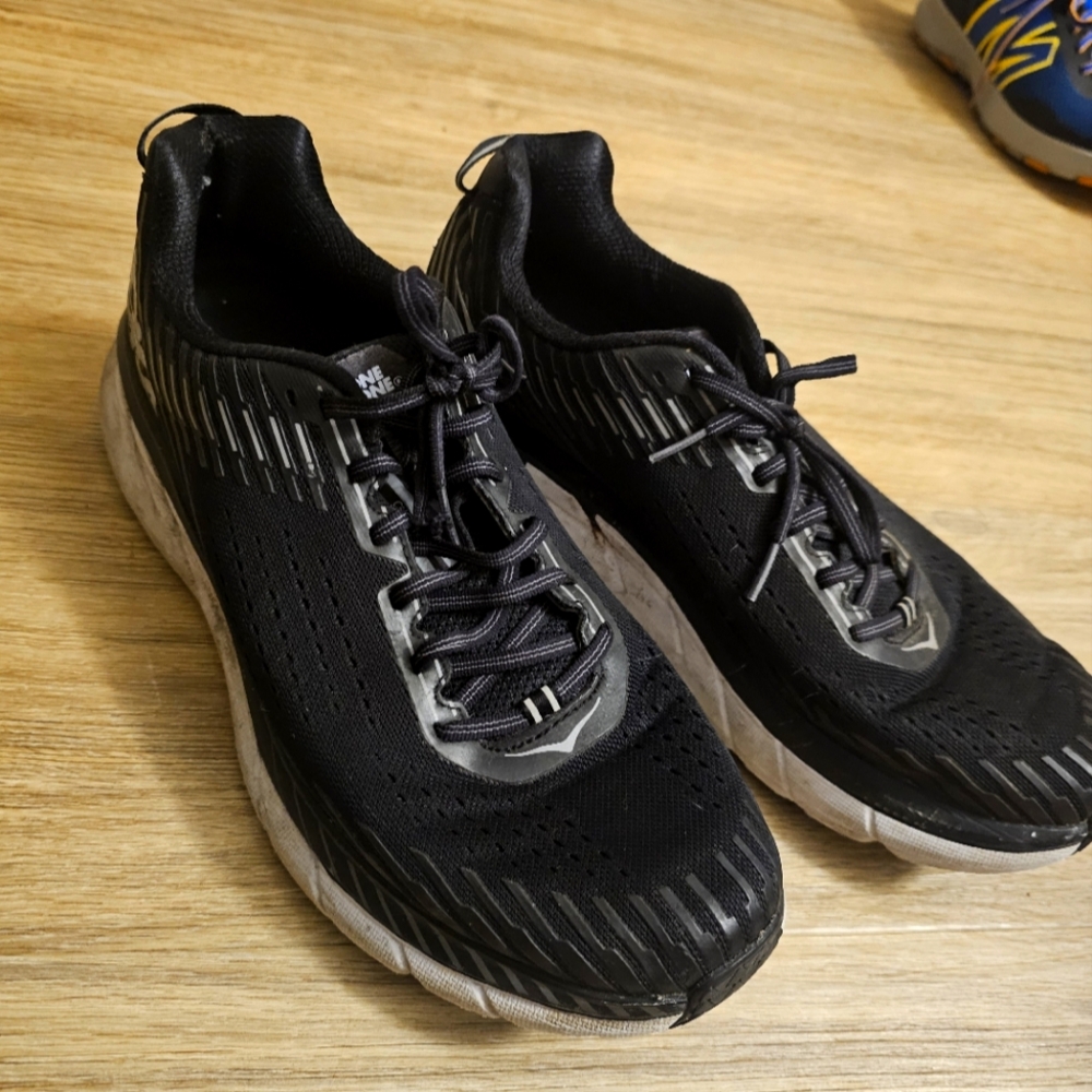 Mens size 12 Hoka